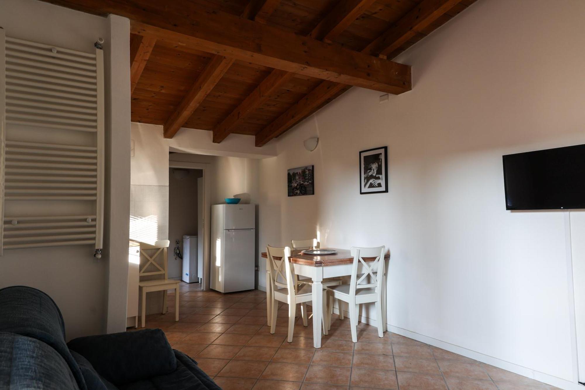Apartament La Casa Di Rosy Oleggio Zewnętrze zdjęcie